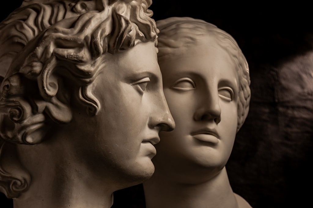 Head statues of ancient poets.