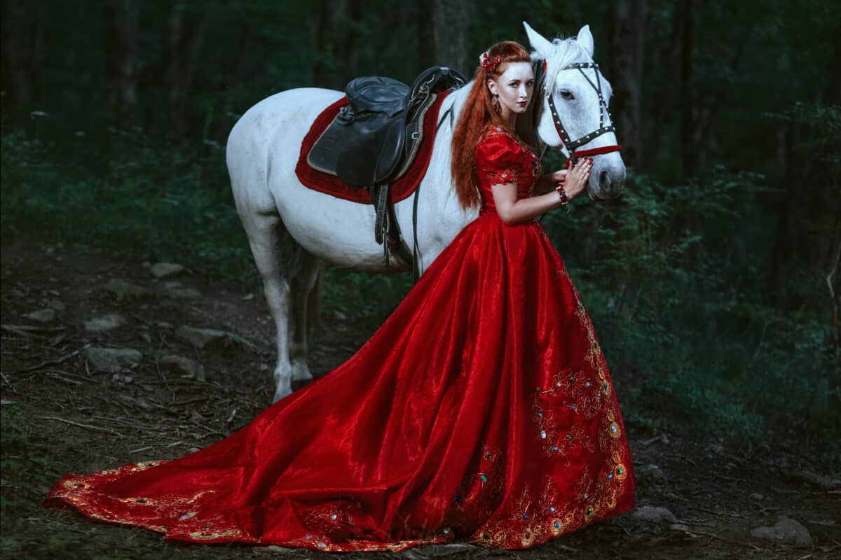 Woman dressed in medieval dress