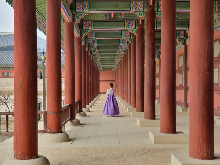 Wooden columns of gyeongbokgung palace in Seoul, Korea